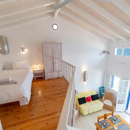 Ilios Apartment *